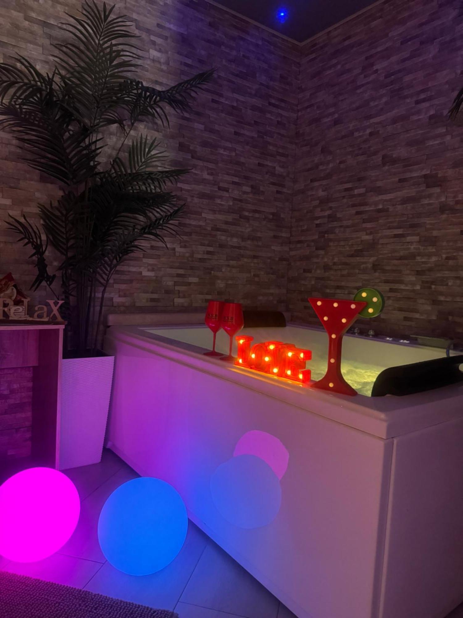 Mary Gery'S Rooms カステッランマーレ・デル・ゴルフォ エクステリア 写真